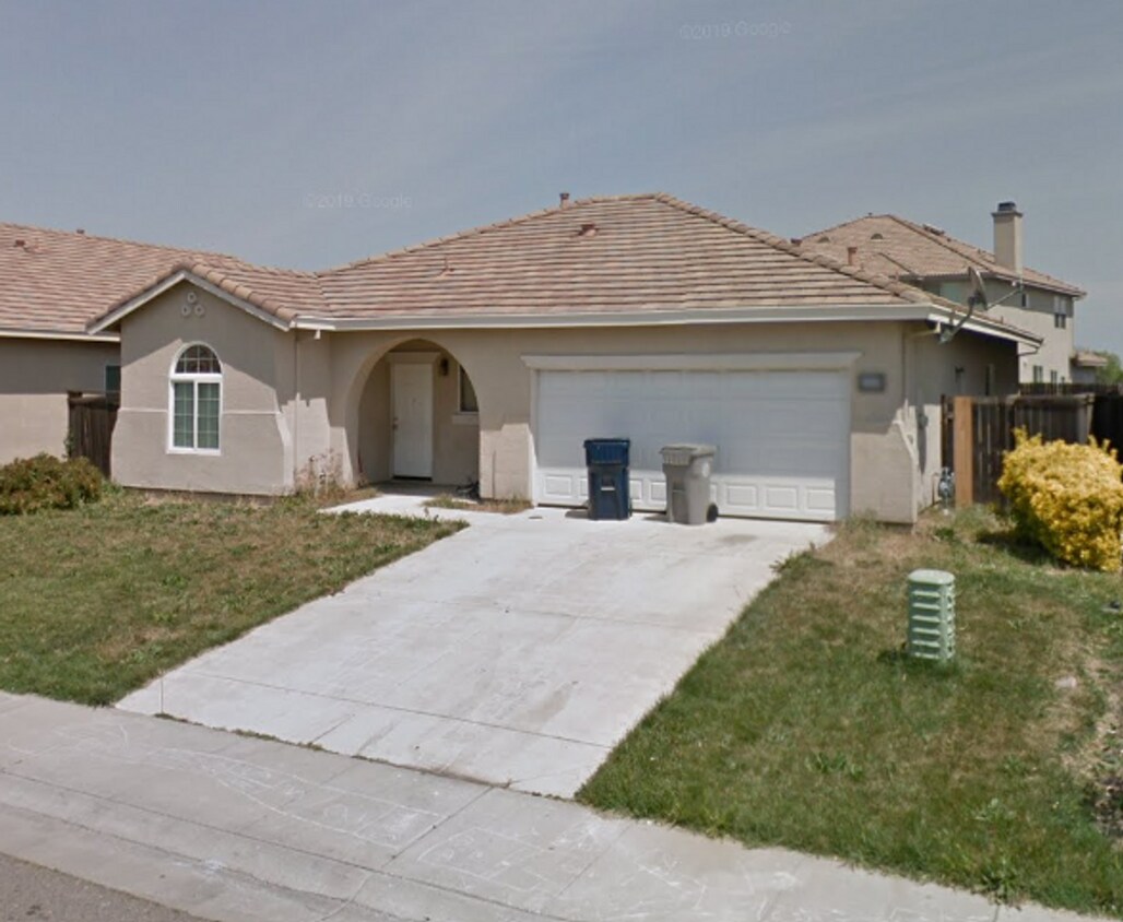 Foto principal - Nice home in quiet neighborhood