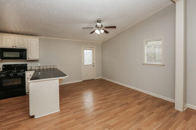Foto del edificio - 3 Bedroom, 2.5 Bathroom in Clinton