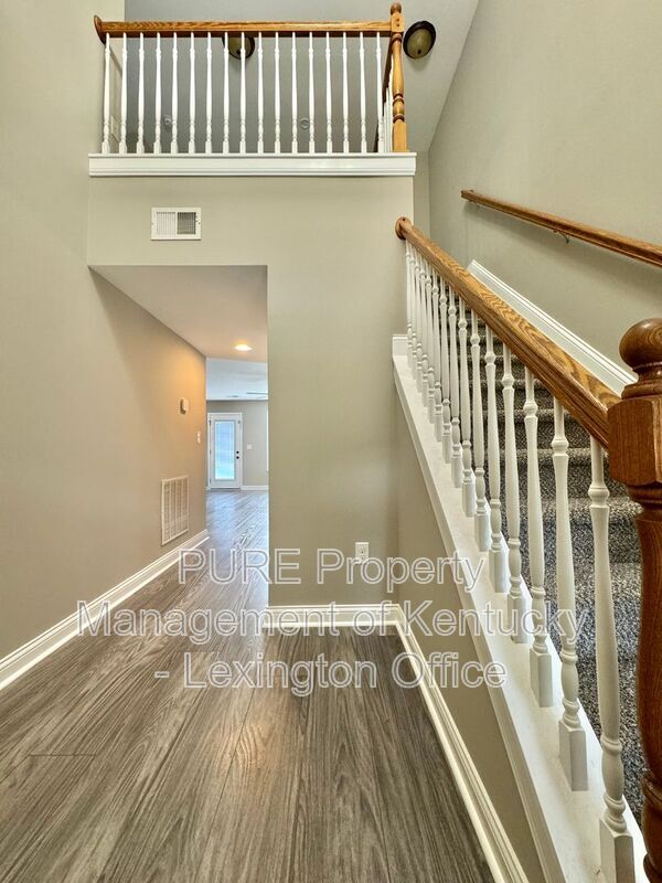 Building Photo - 2056 Drummond Dr