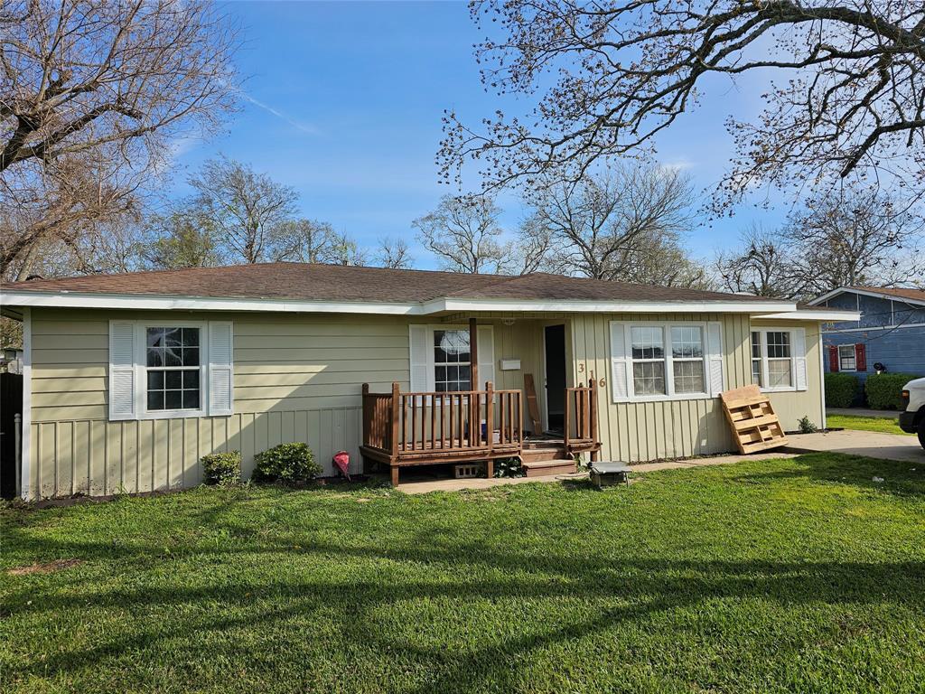 316 Dorsett St, Clute, TX 77531 House Rental in Clute, TX