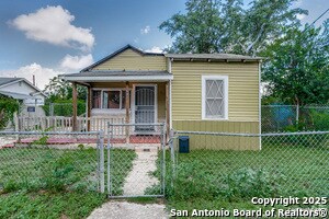 Building Photo - 631 Rochambeau St