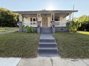 Building Photo - 657 27th St SW