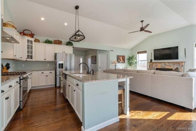 Foto del edificio - 861 Lattintown Rd