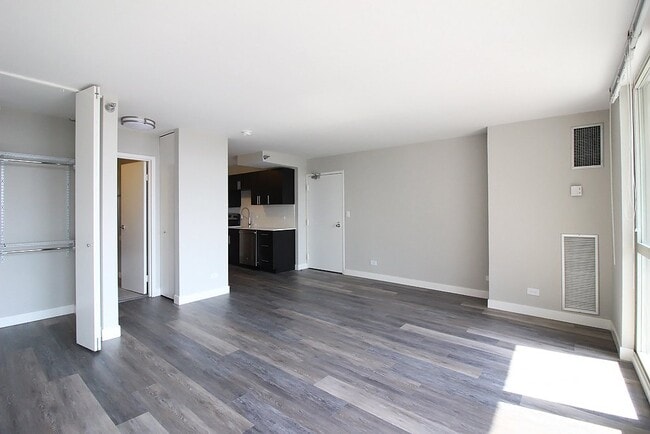 Photo - 9 E Delaware Pl Apartment