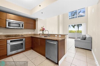 Building Photo - 2641 N Flamingo Rd