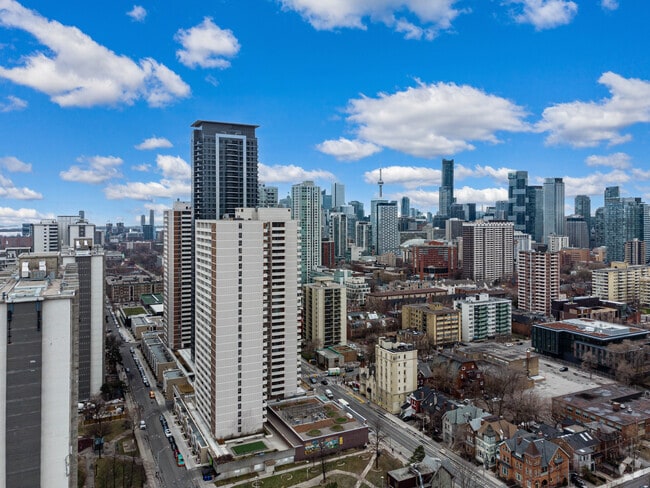 Building Photo - 565 Sherbourne St