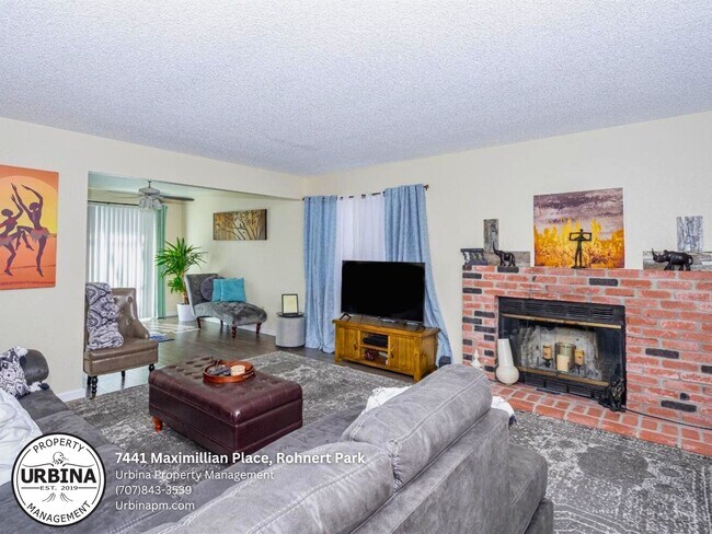 Building Photo - Move-In Ready 4-Bedroom Gem in the Heart o...