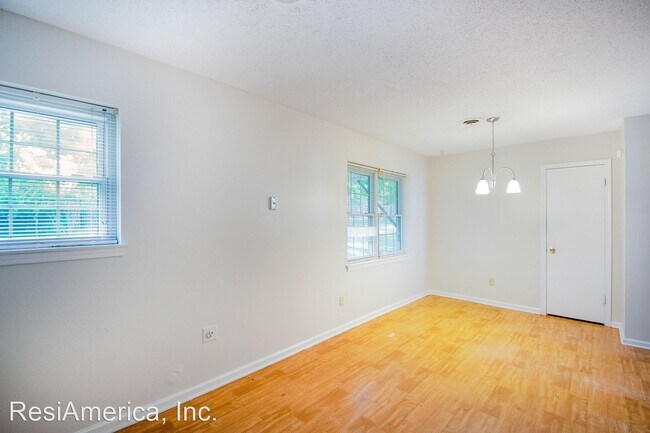 Building Photo - 8257 Greenbrook Pkwy