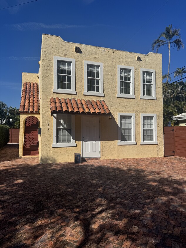 Historic updated building - 2011 Lake Ave
