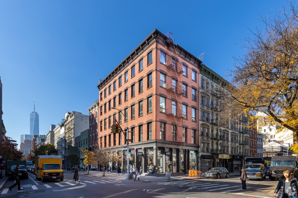 Primary Photo - 402 W Broadway