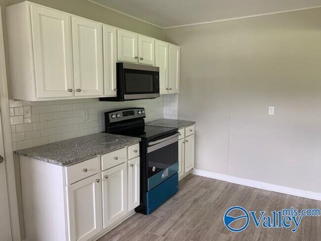 Foto del edificio - 2137 County Lake Rd