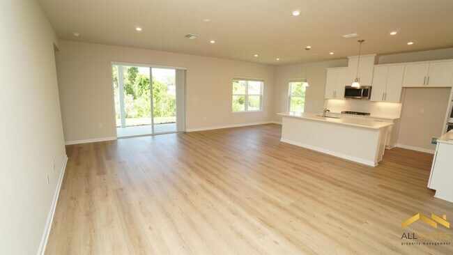 Building Photo - 836 Canyon Creek Dr