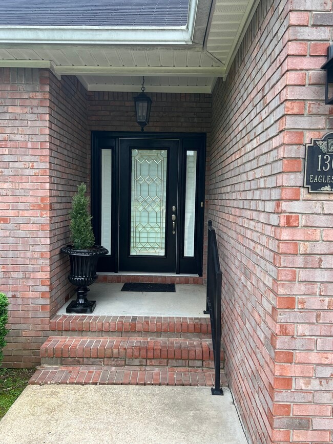 Building Photo - 1305 Eagles Ln
