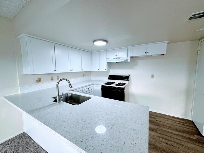Cocina - Orchard Plaza Apartments