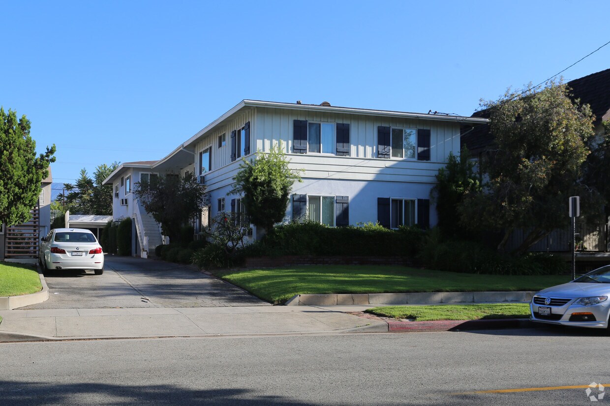 Primary Photo - 1211 E Lexington Dr