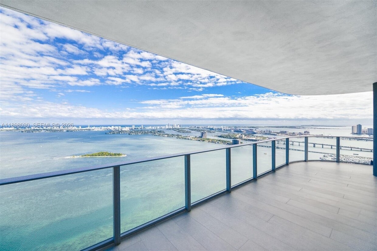 Photo - 700 NE 24th St (Miami, FL)