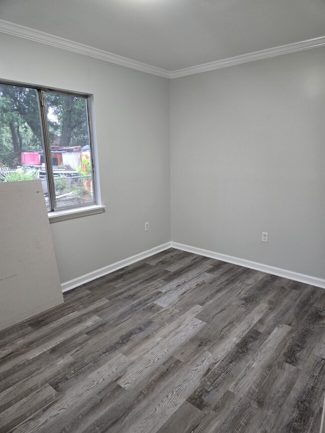 Foto del edificio - 1137 Madeline Ave