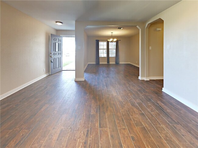 Building Photo - 2026 Castleberry Ridge