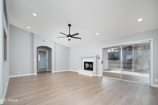 Building Photo - 48 N Starboard Dr