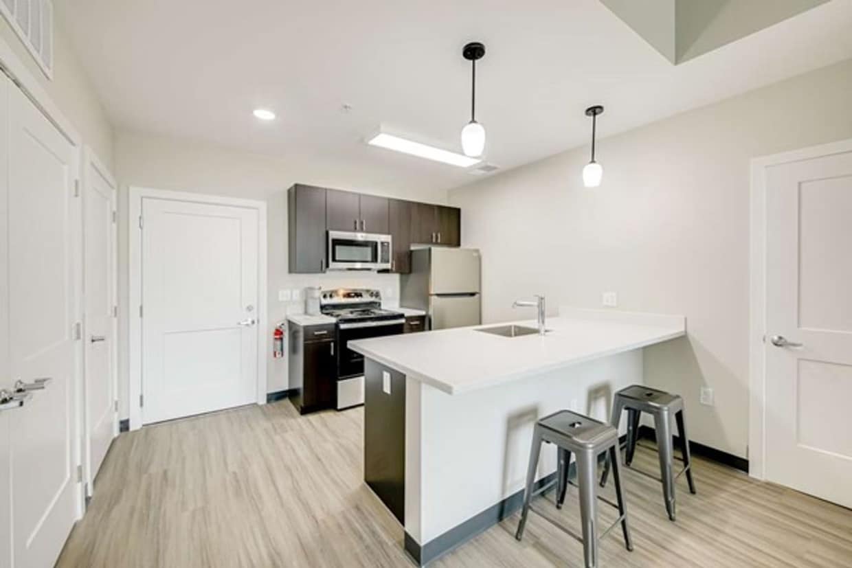 Primary Photo - Lofton