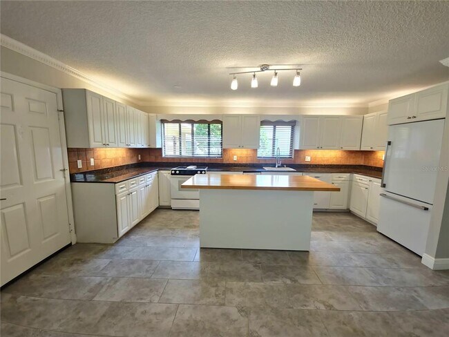 Foto del edificio - 11804 Raintree Lake Ln