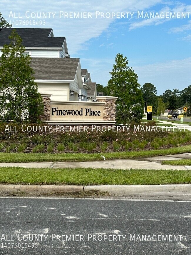 Building Photo - 2919 Lucille Ln