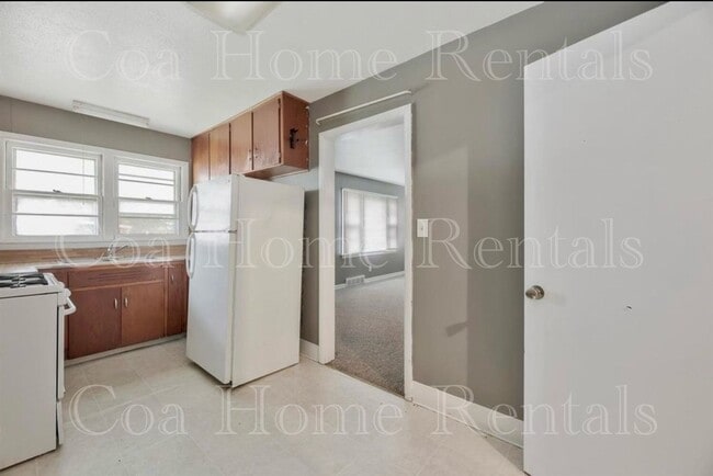 Building Photo - North East duplex