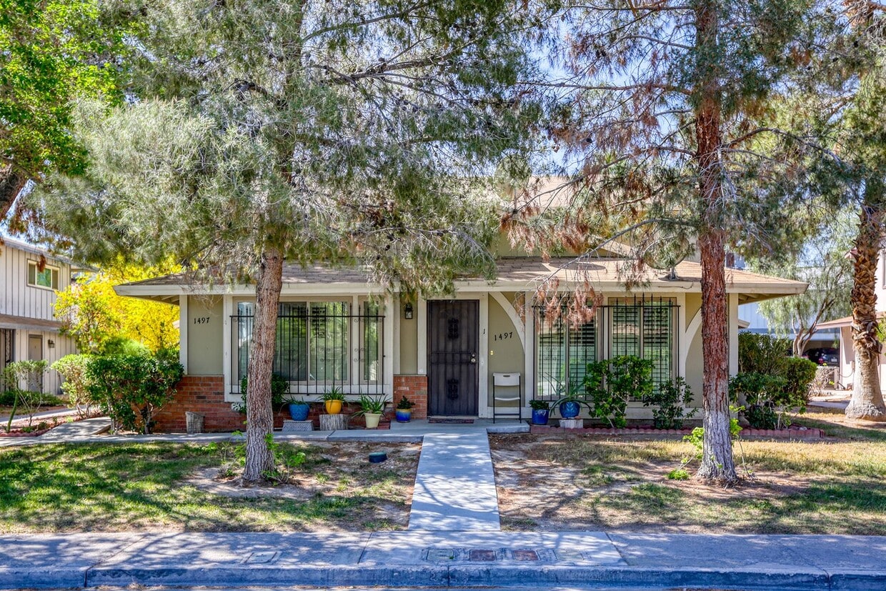 1497 Dorothy Ave Unit 4, Las Vegas, NV 89119 Condo for Rent in Las