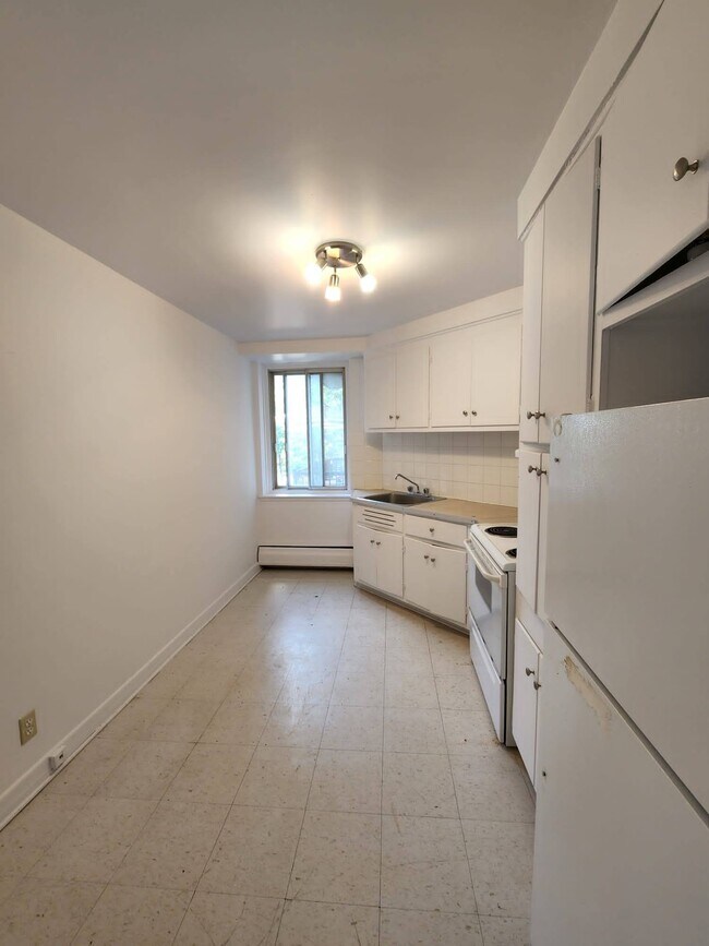 Photo du bâtiment - 3635 Av Ridgewood
