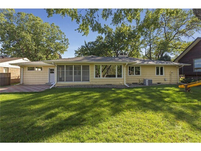 Foto del edificio - 4222 Basswood Rd