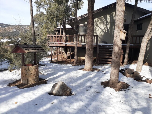Foto del edificio - Charming 3-Bedroom / 3 Bathroom Home in Pi...
