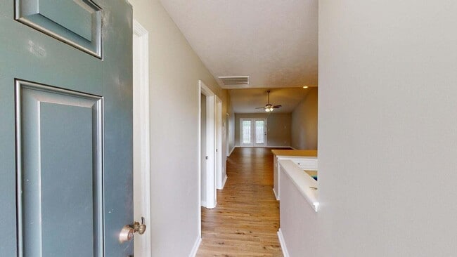 Building Photo - 1235 Longpoint Dr