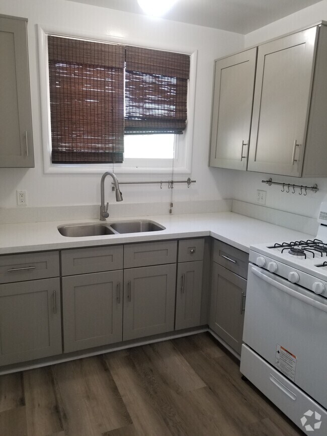 2 Bedroom Apartments under 2,500 in Glendale, CA with Washer & Dryer 1 Rentals