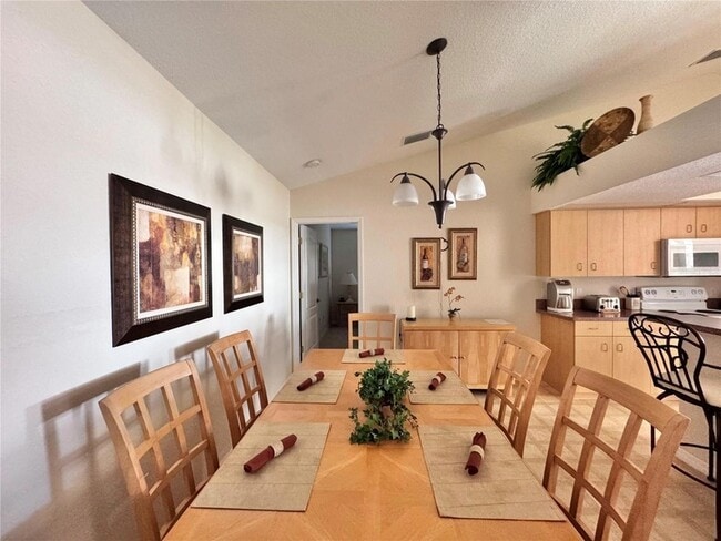 Foto del edificio - 8365 Walbert St