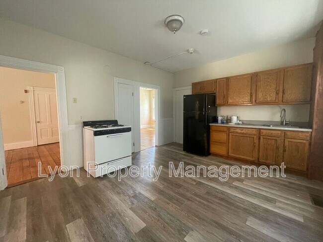 Building Photo - 37 Mechanic Ave