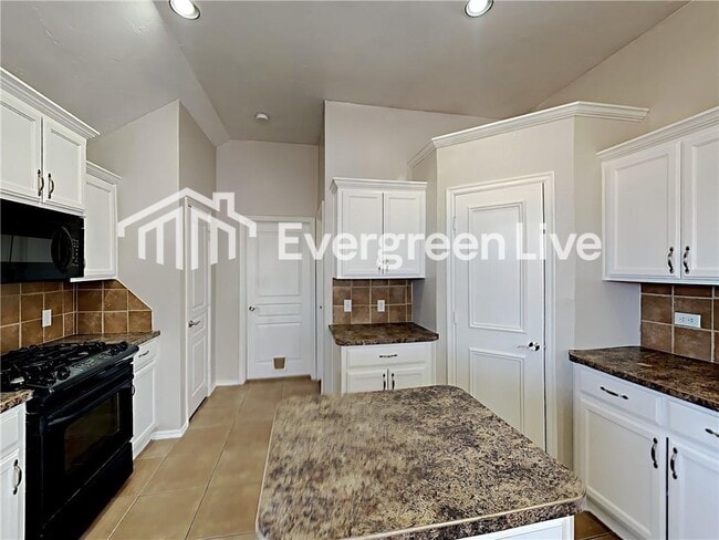 Building Photo - 16621 La Paloma Lane