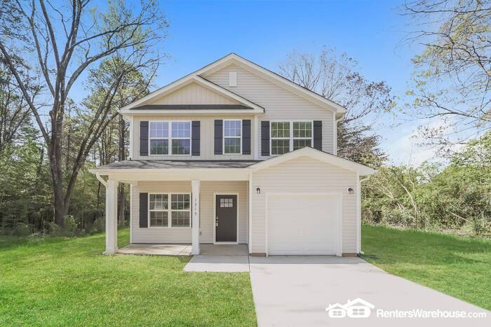Foto principal - large 4 bed 2.5 bath home
