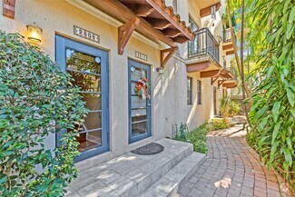 Building Photo - 2808 Coconut Ave