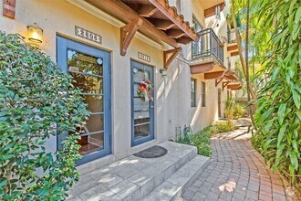 Building Photo - 2808 Coconut Ave