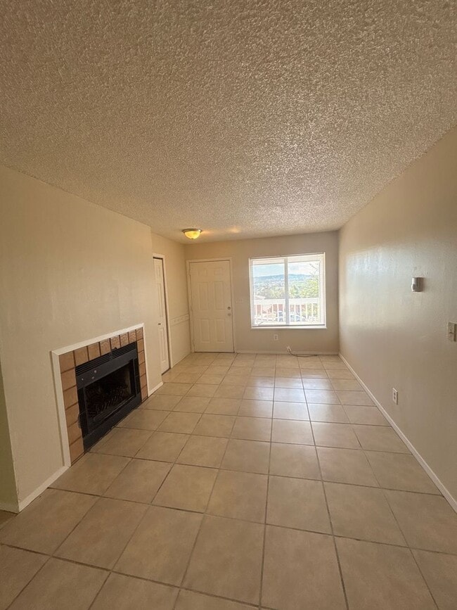 Foto del edificio - 2906 Straus Ln