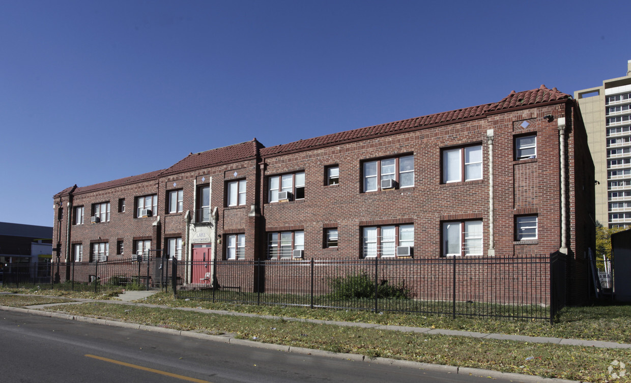 Building Photo - Lake Apartments