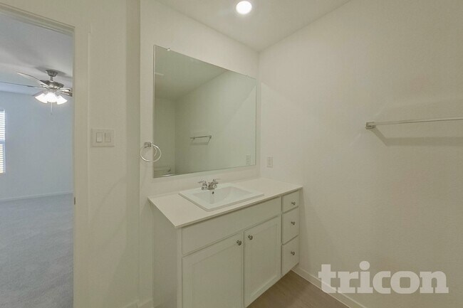 Foto del edificio - 843 Ponderosa Ln