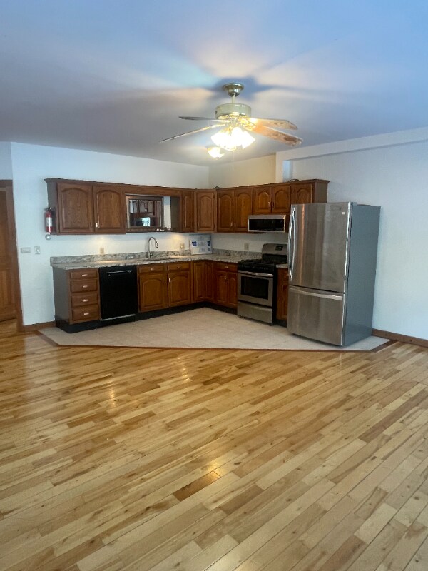 Building Photo - 686 Sebago Rd