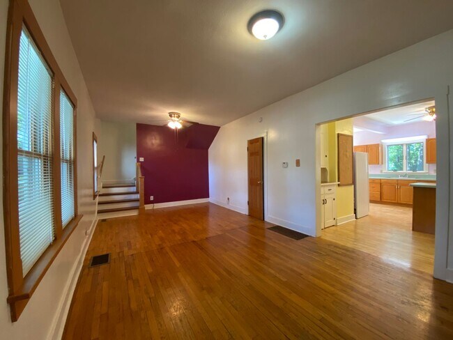 Foto del edificio - 304 W Cleveland Ave
