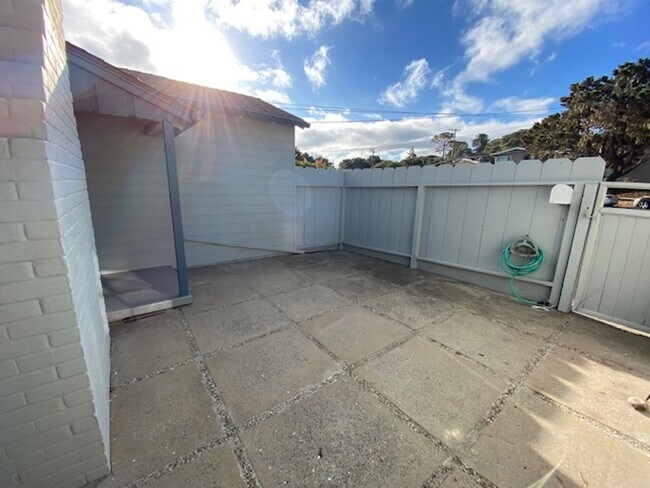 Foto del edificio - 916 Lighthouse Ave