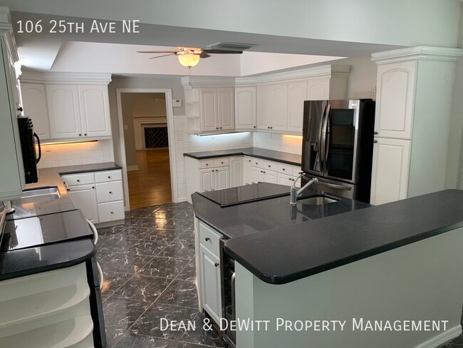 Building Photo - 106 25th Ave NE