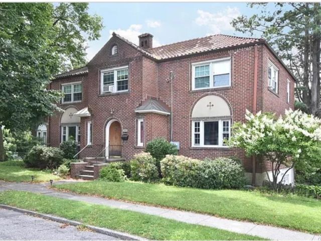 Primary Photo - 360 Packman Ave