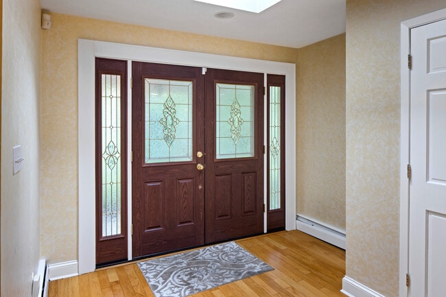 Building Photo - 2032 Ridge Rd