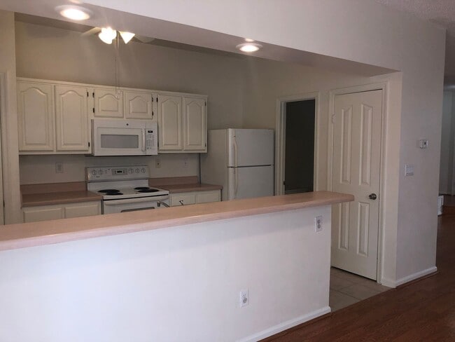 Building Photo - 4841 Strand Dr