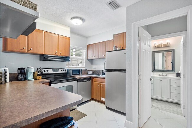Foto del edificio - 901 NE 16th St